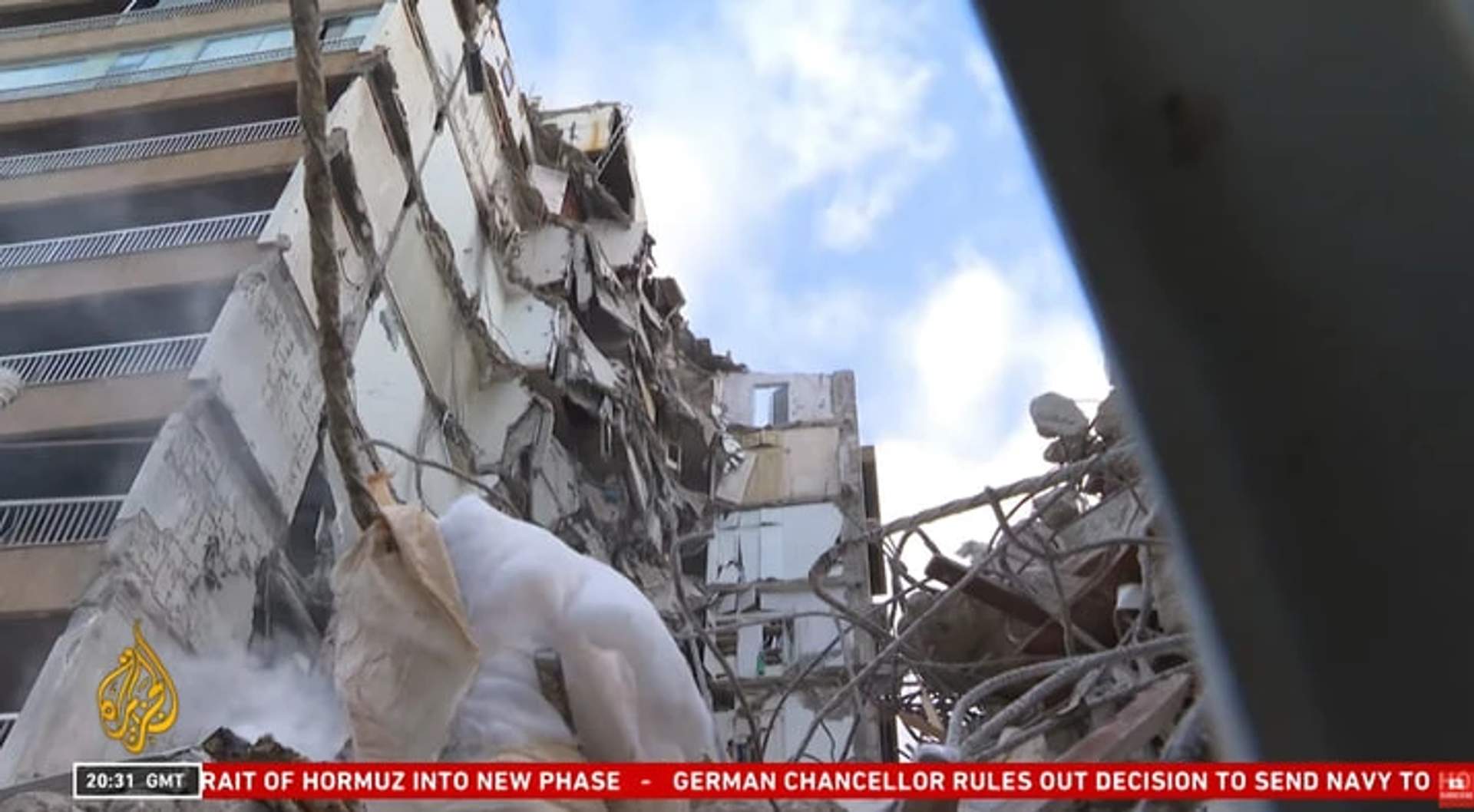 Al Jazeera's actual broadcast at the time of the fake. (Timestamp bottom-left)