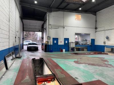 Véhicule en cours de contrôle dans l'atelier ACS Montmagny