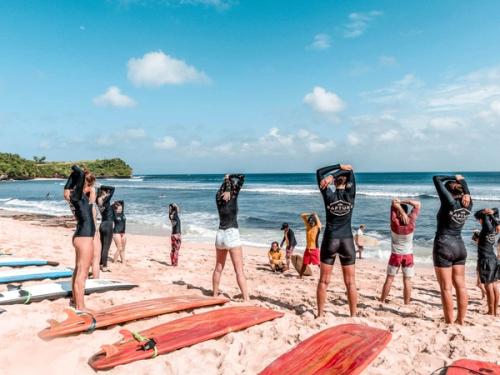 Tips For Booking The Right Surf Camp In Bali