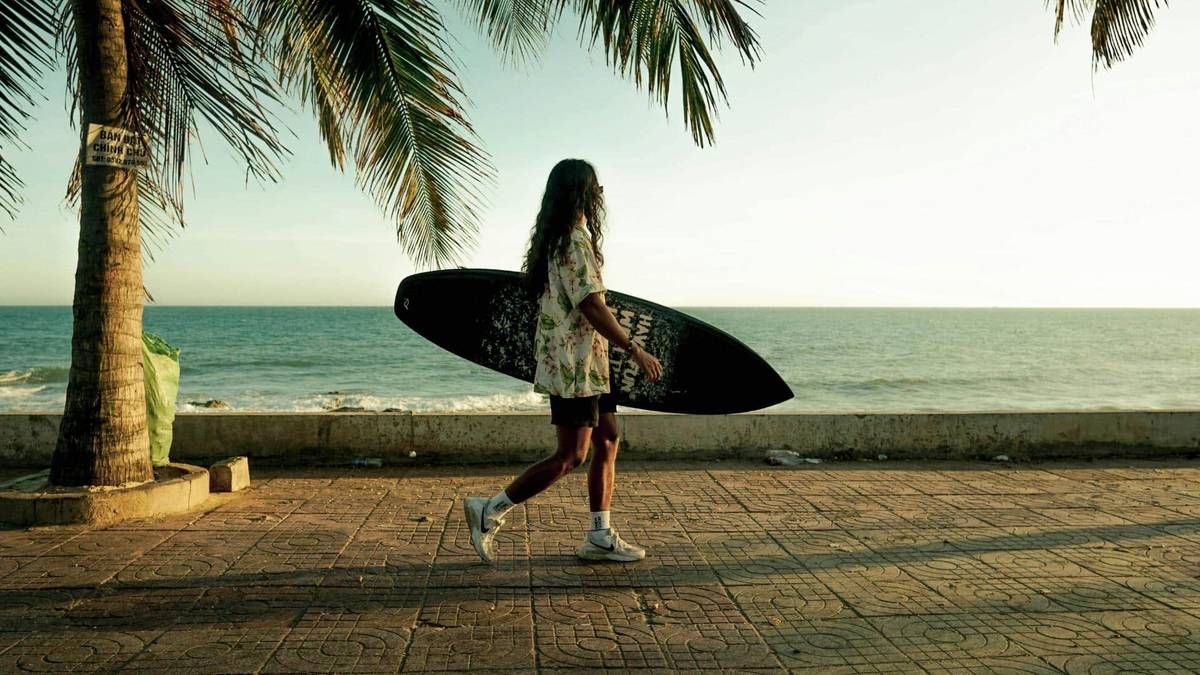 Surfer Hair: A Complete Guide To Care And Styling