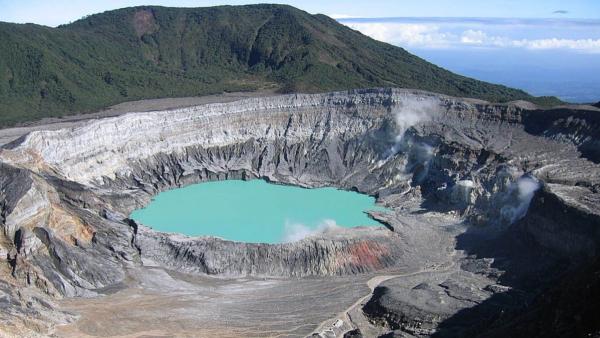 Volcán Poás: A Guide To Costa Rica’s Stunning Crater Volcano