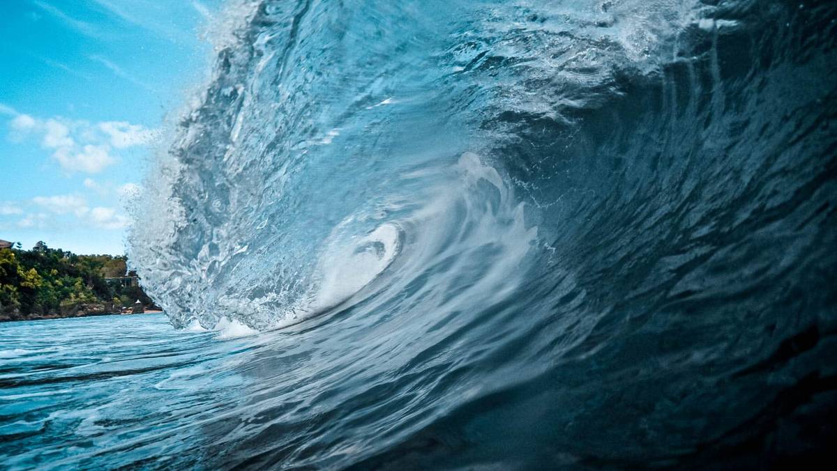 Surfcamp Bali Large Wave