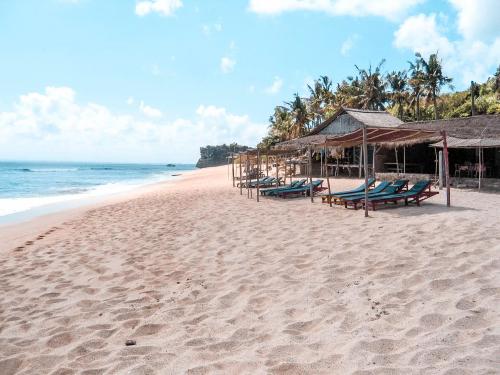 The 7 Best Surf Camps in the World