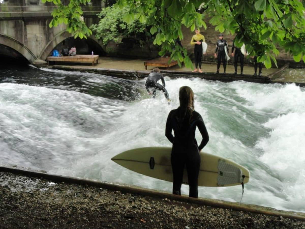7 Weirdest Waves To Surf around the Globe – Where are they?