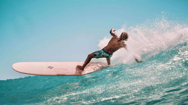Wie viele Kalorien verbrennt man beim Surfen?