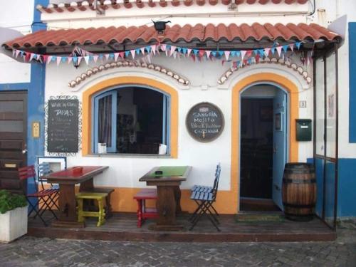 Nightlife in Ericeira: Best Bars and Entertainment Options