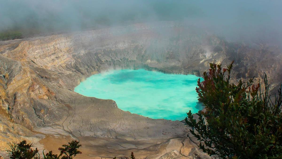 Volcán Poás: A Guide To Costa Rica’s Stunning Crater Volcano