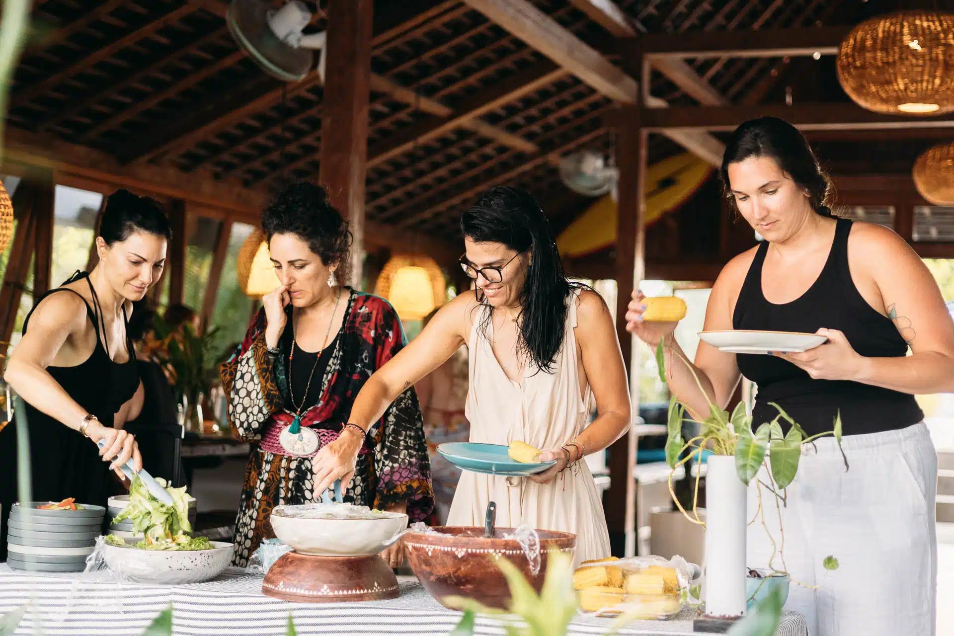 Rapture Surfcamp Bali Green Bowl Dinner