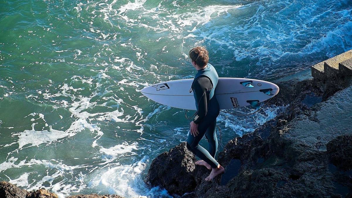 Surfer Hair: A Complete Guide To Care And Styling