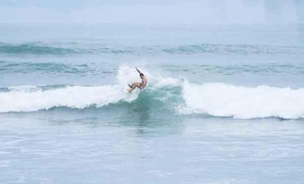 5 Surf Spots for Beginners in Costa Rica