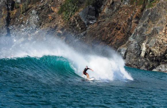 9 Expert Tips for a Memorable Surf Trip in Costa Rica