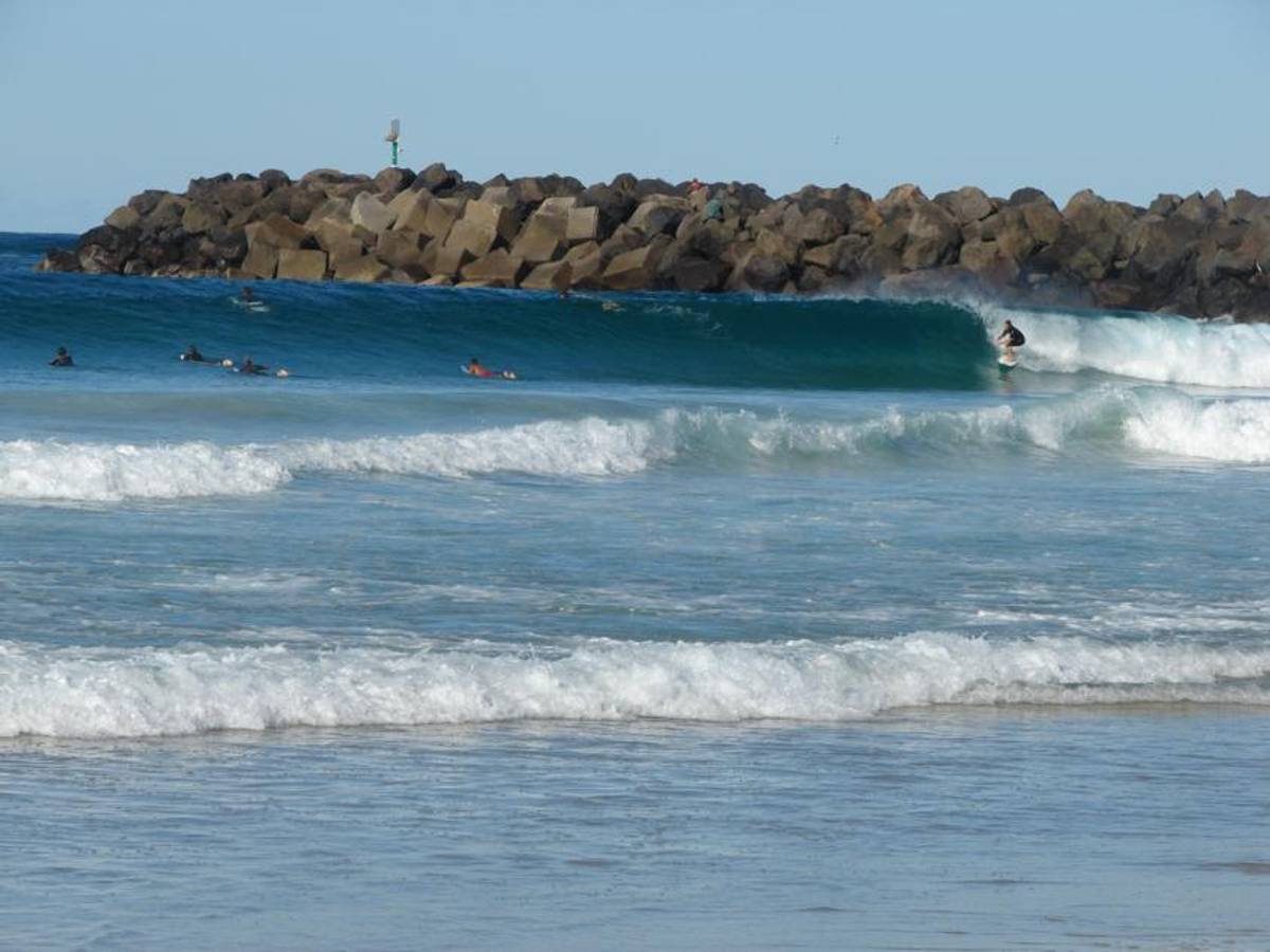 7 Weirdest Waves To Surf around the Globe – Where are they?