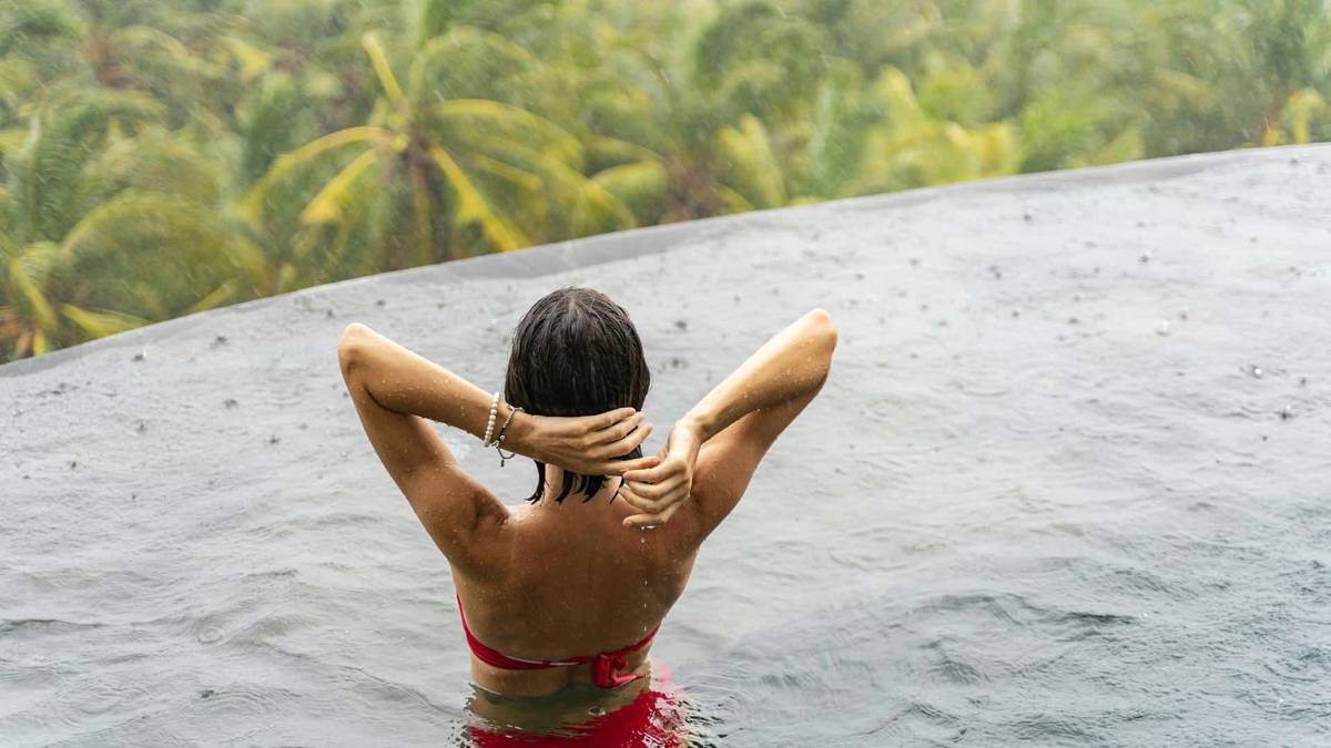 lady in pool in bali