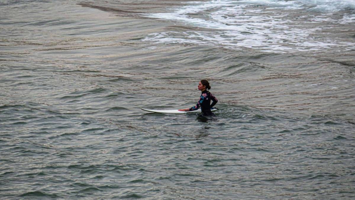 Do Surfers Struggle On Surfboards?