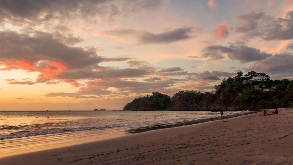 Surfing Safety: Tips for Staying Safe on Costa Rica’s Waves