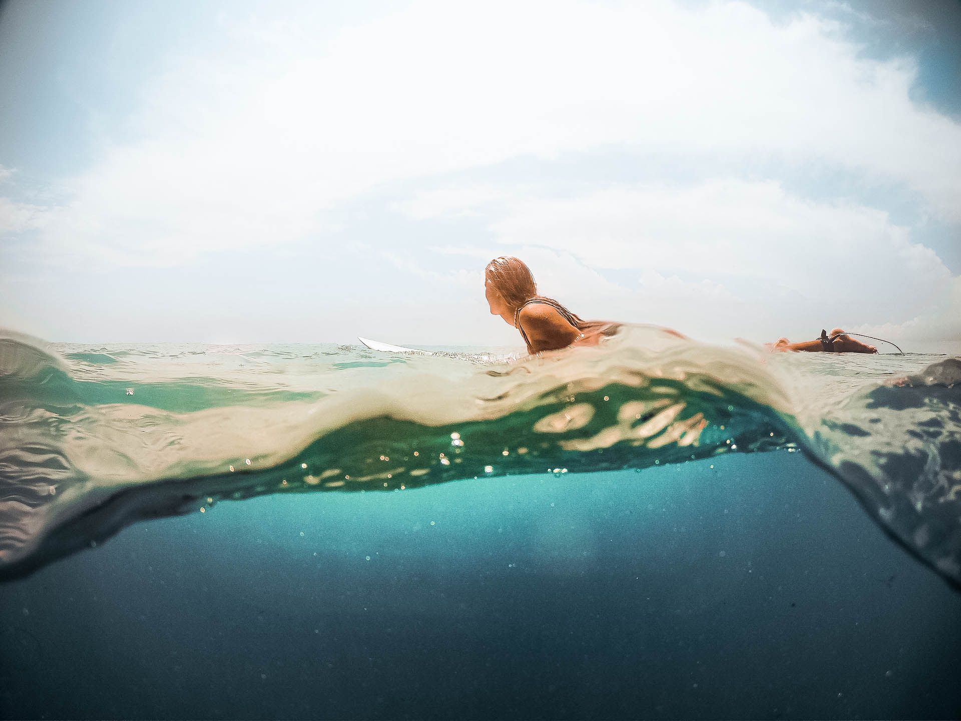 Wichiges Wissen und Tipps zum Surfen Lernen für Anfänger