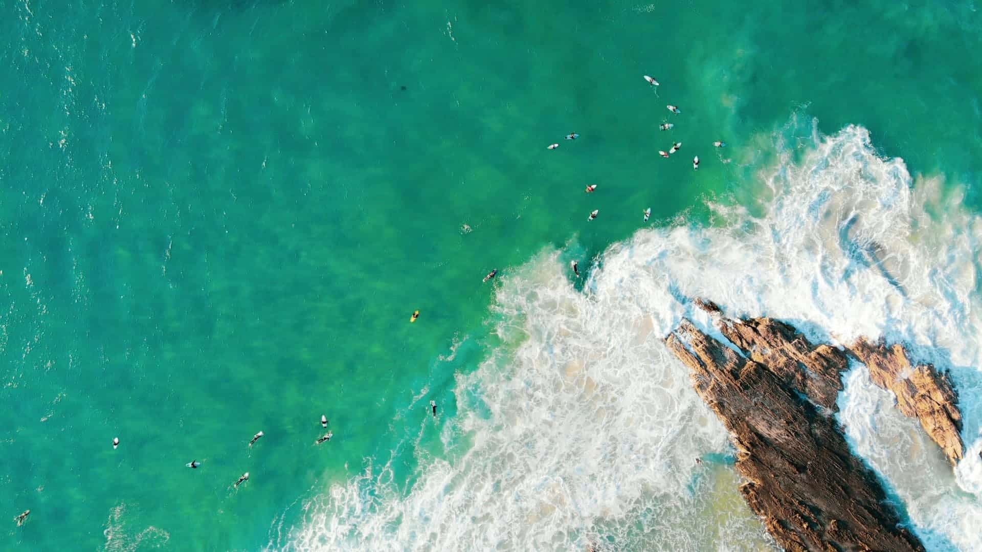 Icons of the Ocean: Profiles of 5 Legendary Surfers