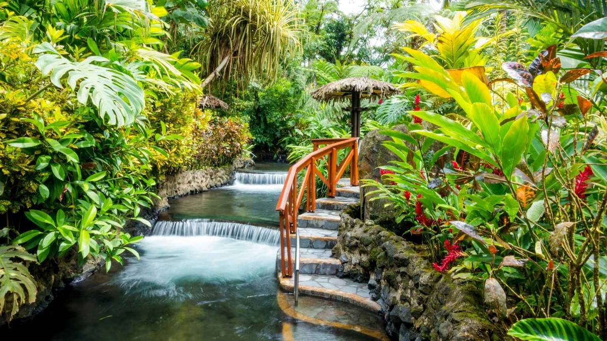 How To Travel Costa Rica On A Budget