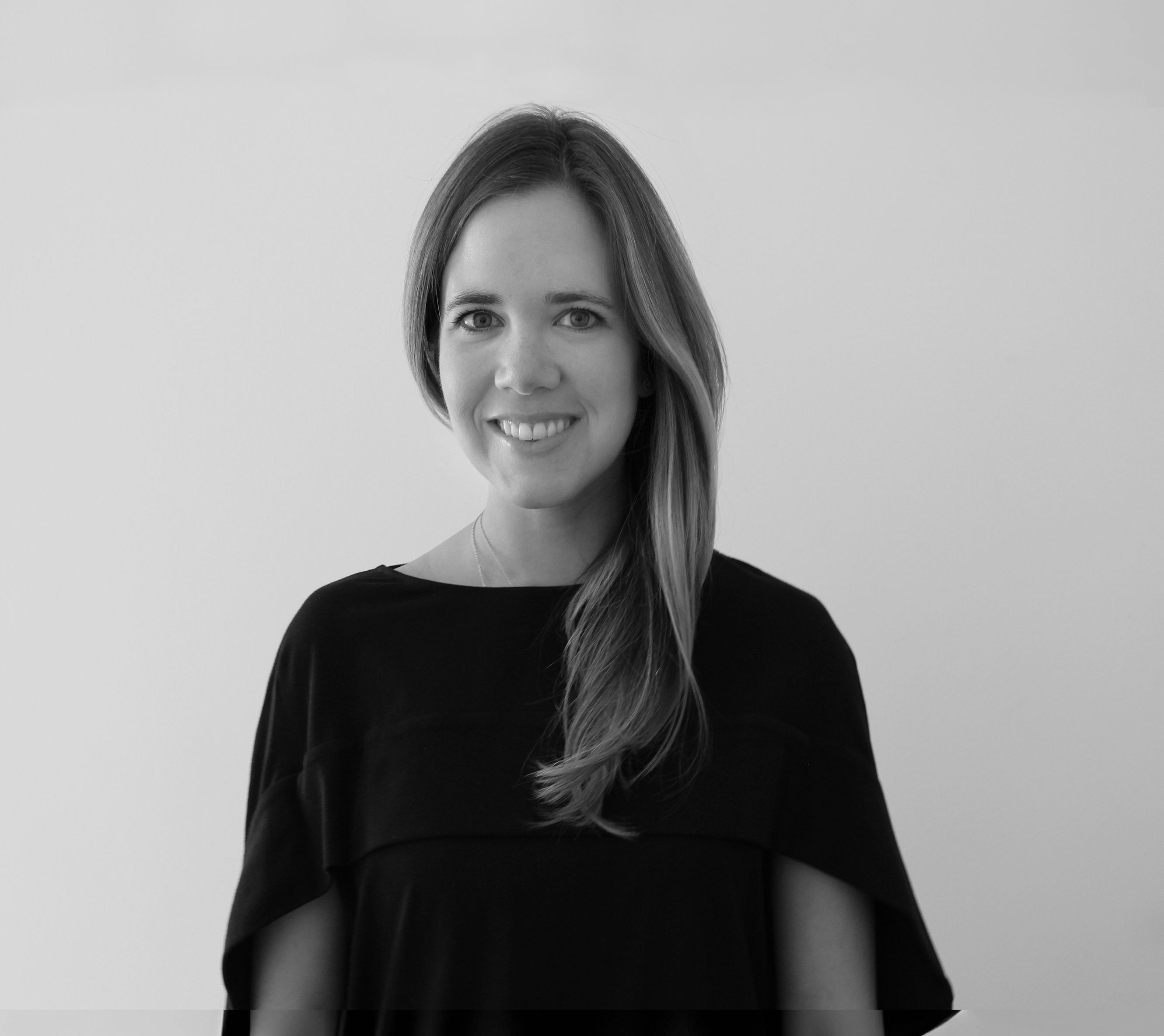 Irene López Marco - Expert in luxury merchandising with Maisons including Louis Vuitton, Hermès, and Bottega Venetta.