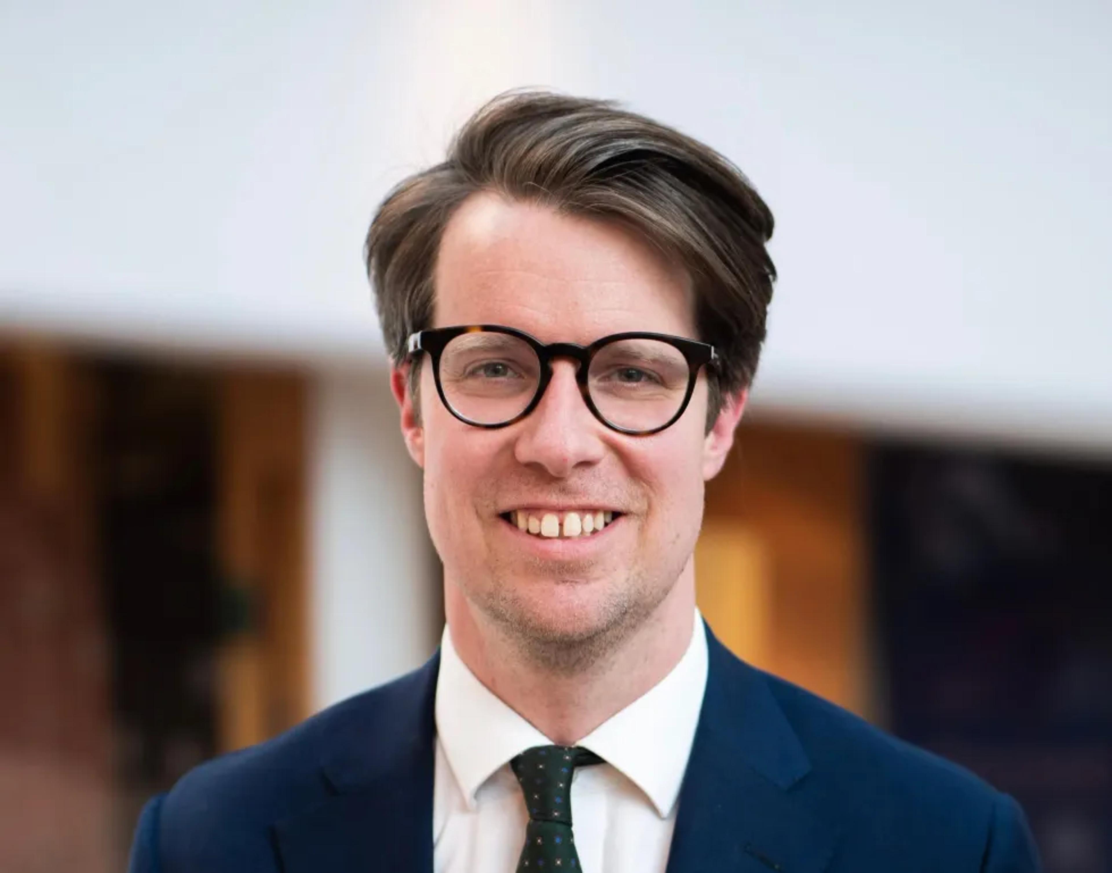 Låt vuxna människor dricka likör