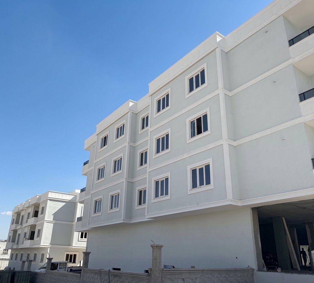 DERİKGOLD CITY yapısının yan cephesinden gerçek fotoğrafı