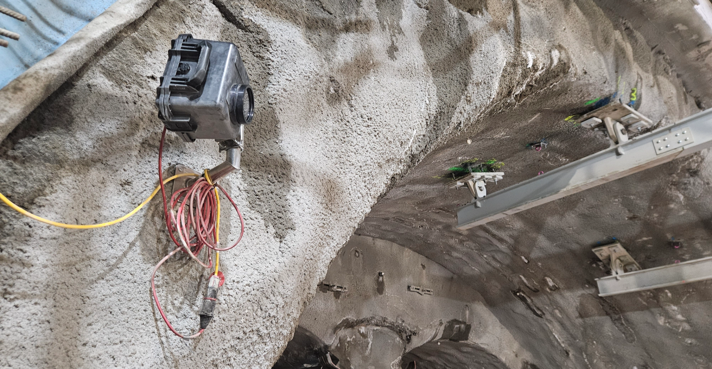 Cable management on site: overlength wiring neatly secured to prevent trip risks and accidental disconnection.