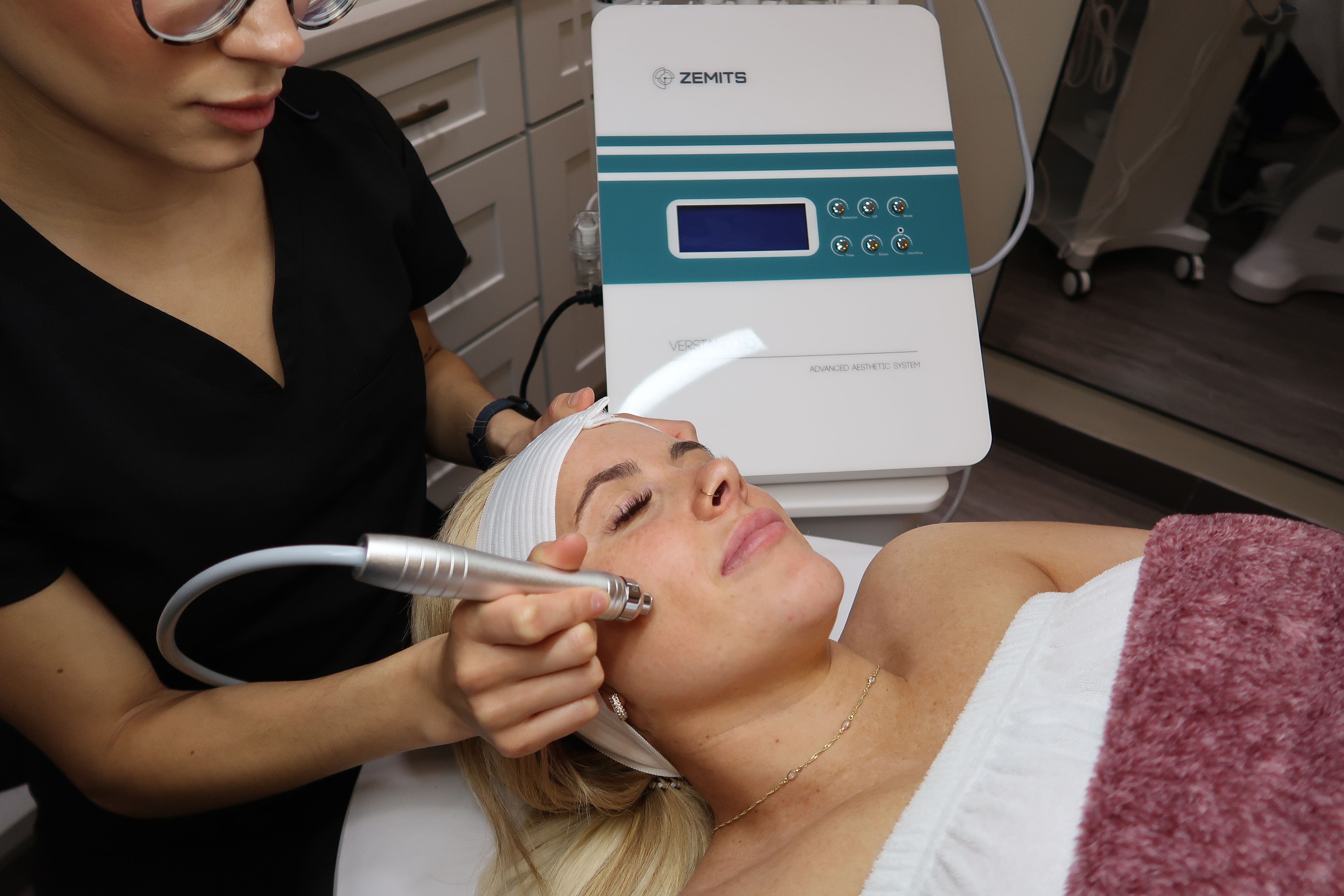 Hydro Glow Facial in Charlotte, NC | Deep Hydration Facial