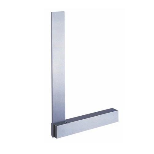 RSK 546-0300C2 : Precision Square With Base – Size 300mm / Grade 2