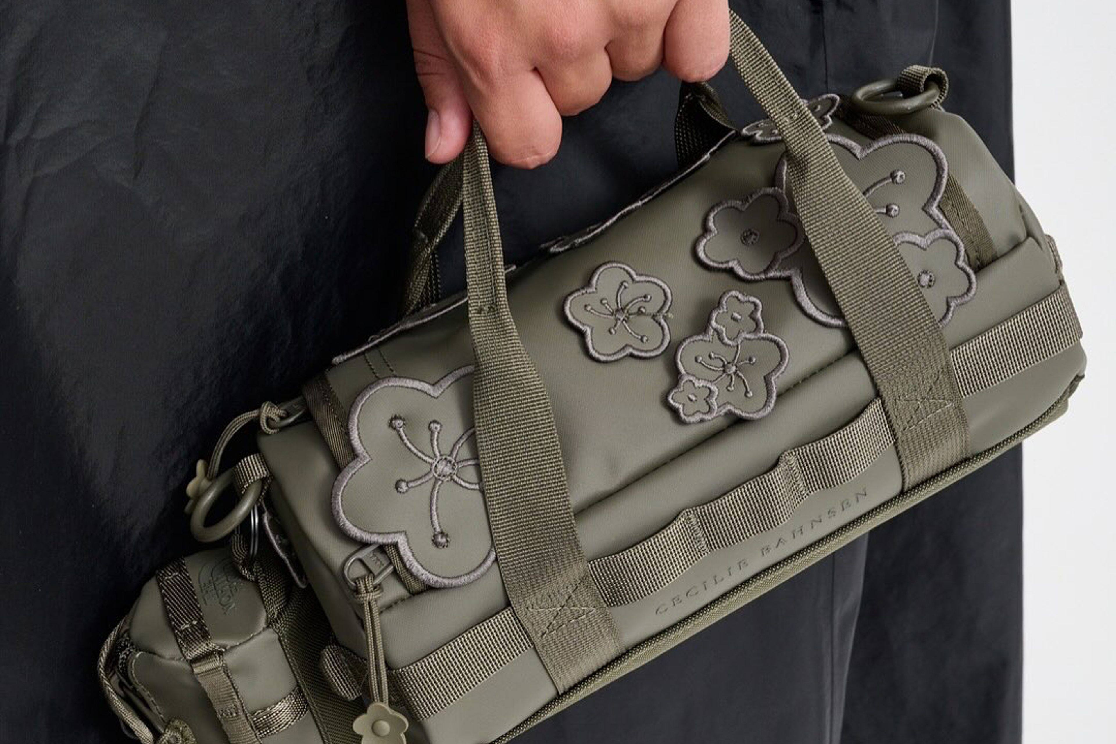 더 노스페이스 x 세실리에 반센, 2025 리에디션 백 출시