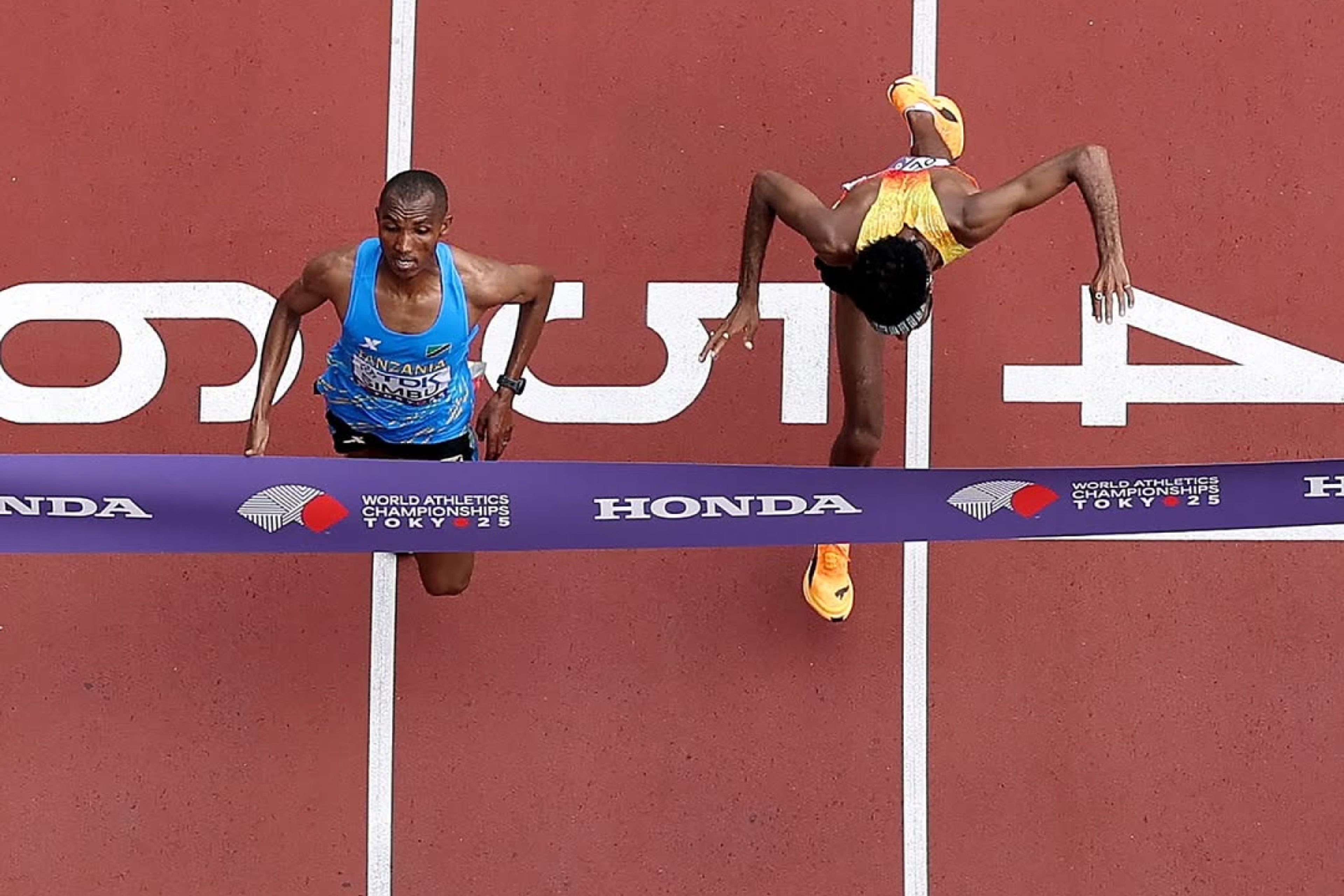 2025 도쿄 세계육상선수권 남자 마라톤, 0.03초 차이로 우승