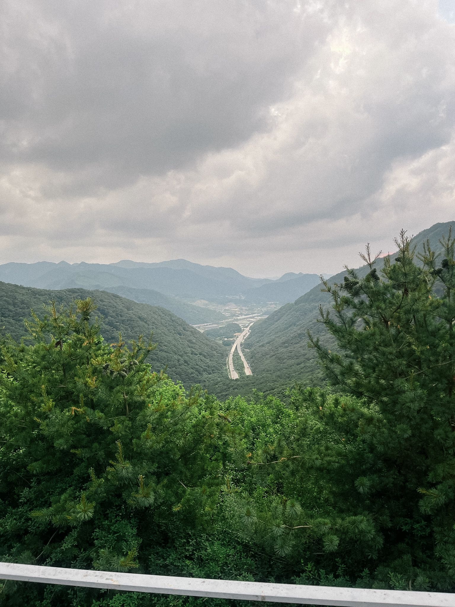 정상에서 보이는 풍경