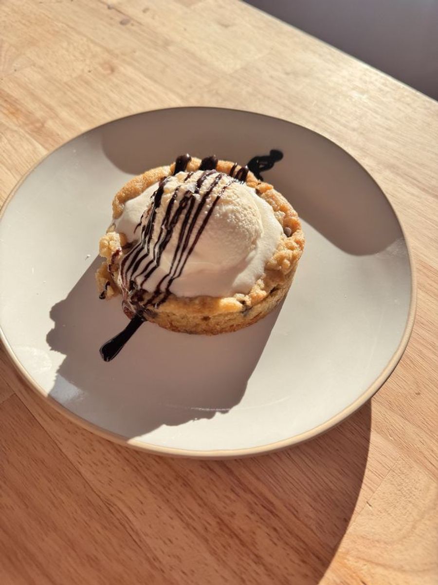 Cookie tart topped with ice cream