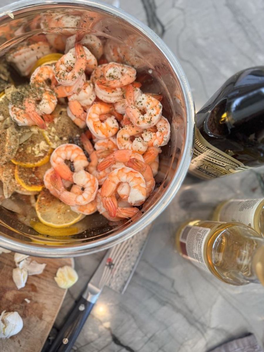 Chilled shrimp served on ice