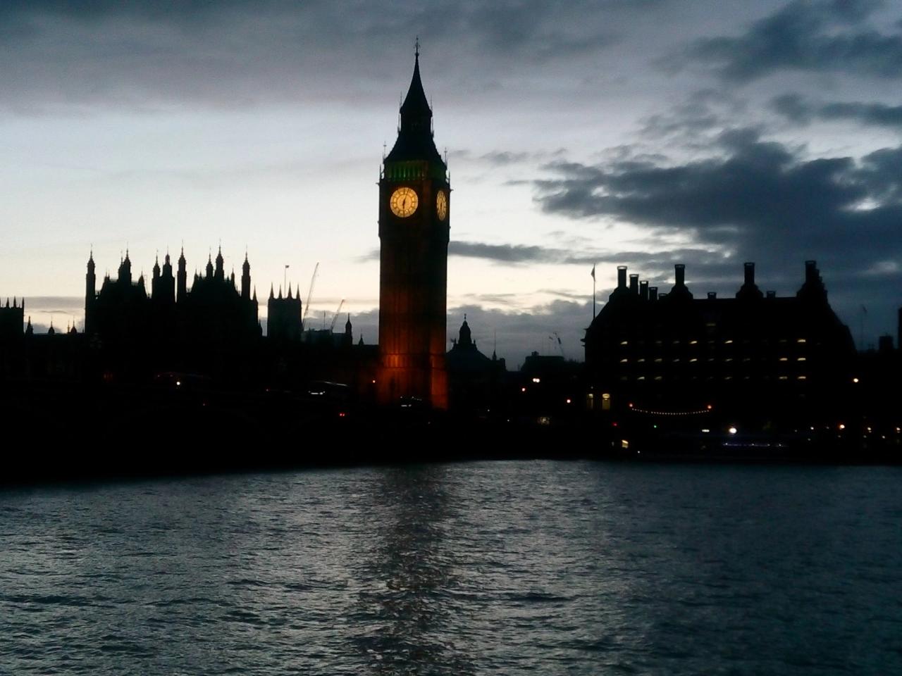 Sunset view along the Thames