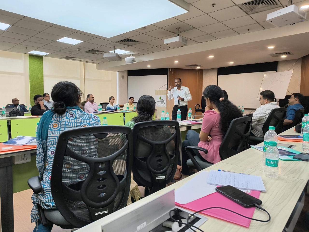 Dr. Srinivasan Thiagarajan during a live lecture