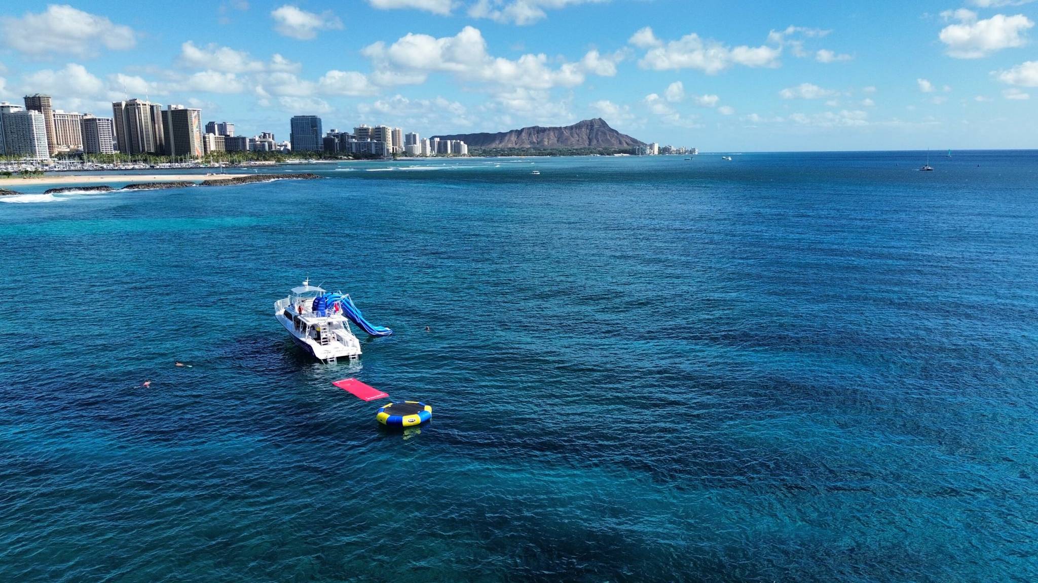 Deluxe Waikiki Snorkeling and Wildlife Cruise photo