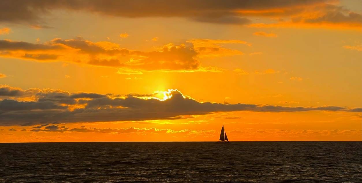 Waikiki Sunset Cruise photo