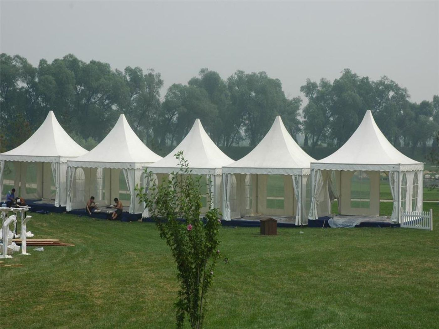 Outdoor tent