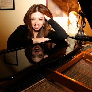 Pinar Toprak's avatar