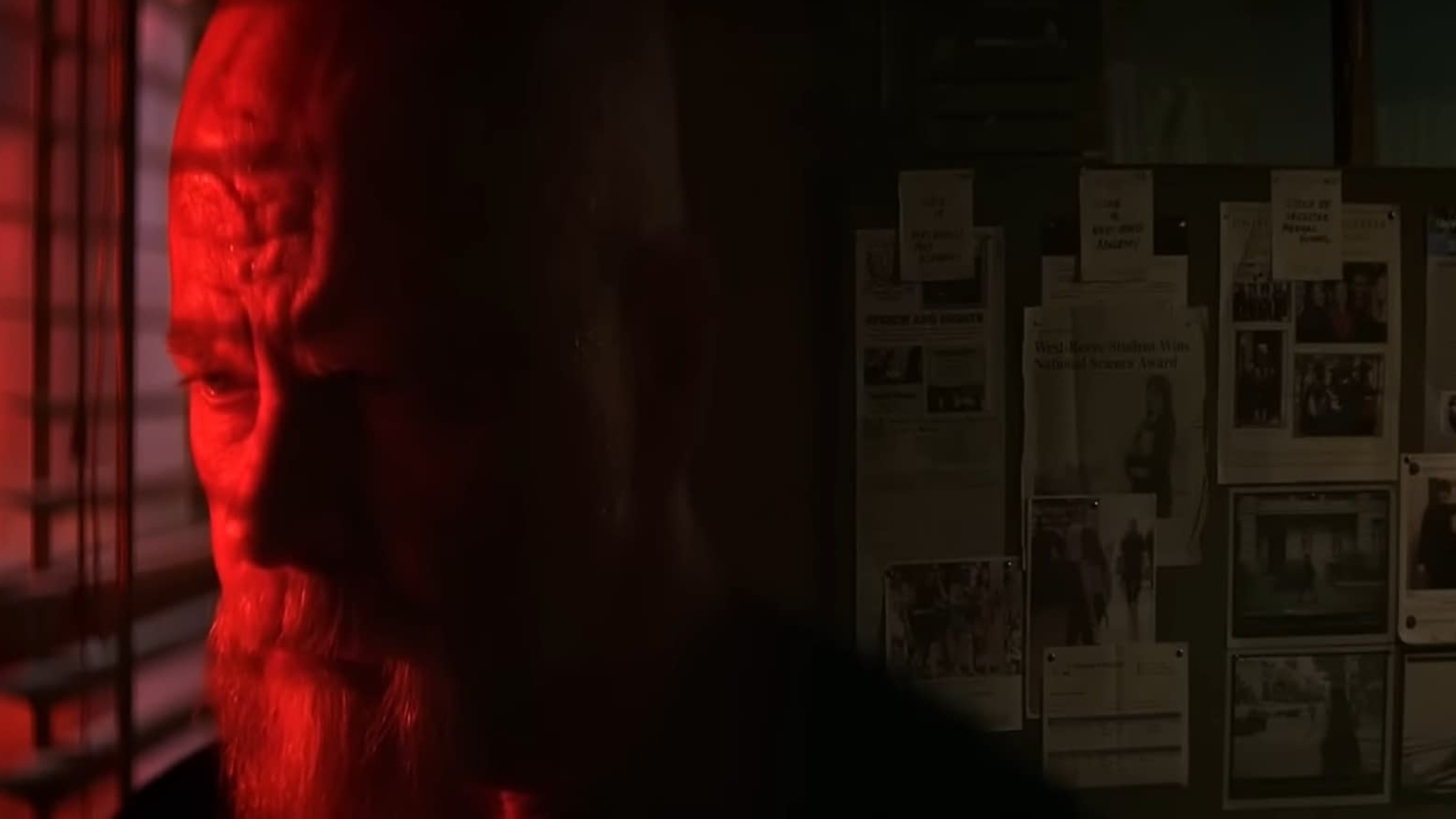 luthor illuminated by red sun lights