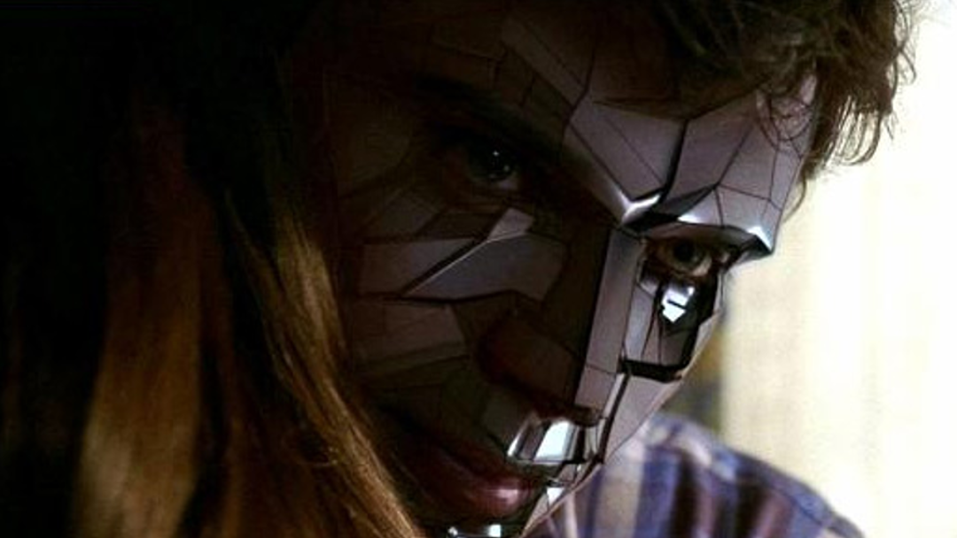 Sunlight reveals that Bizarro is impersonating Clark.