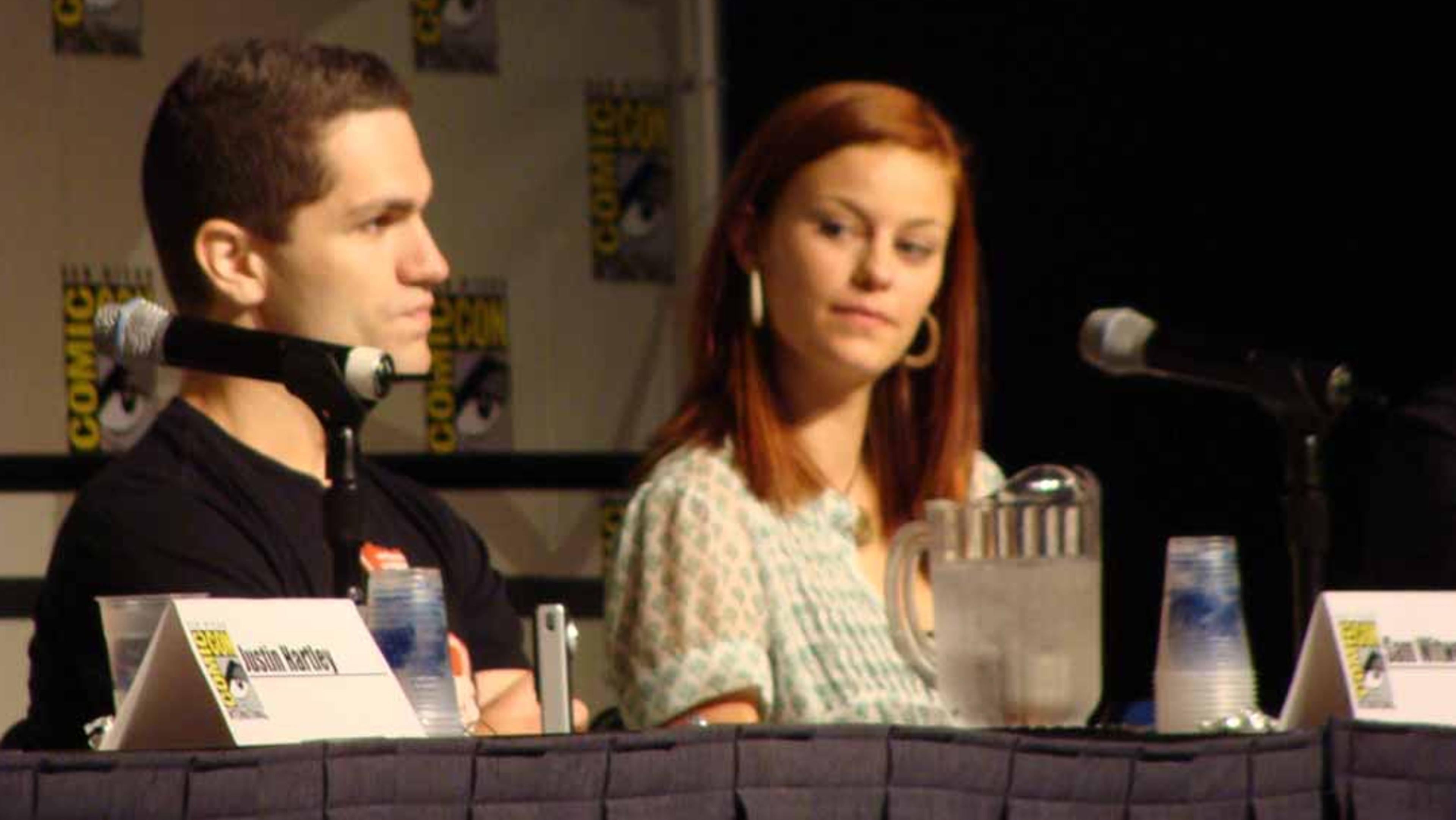 Sam Witwer and Cassidy Freeman at Comic Con.
