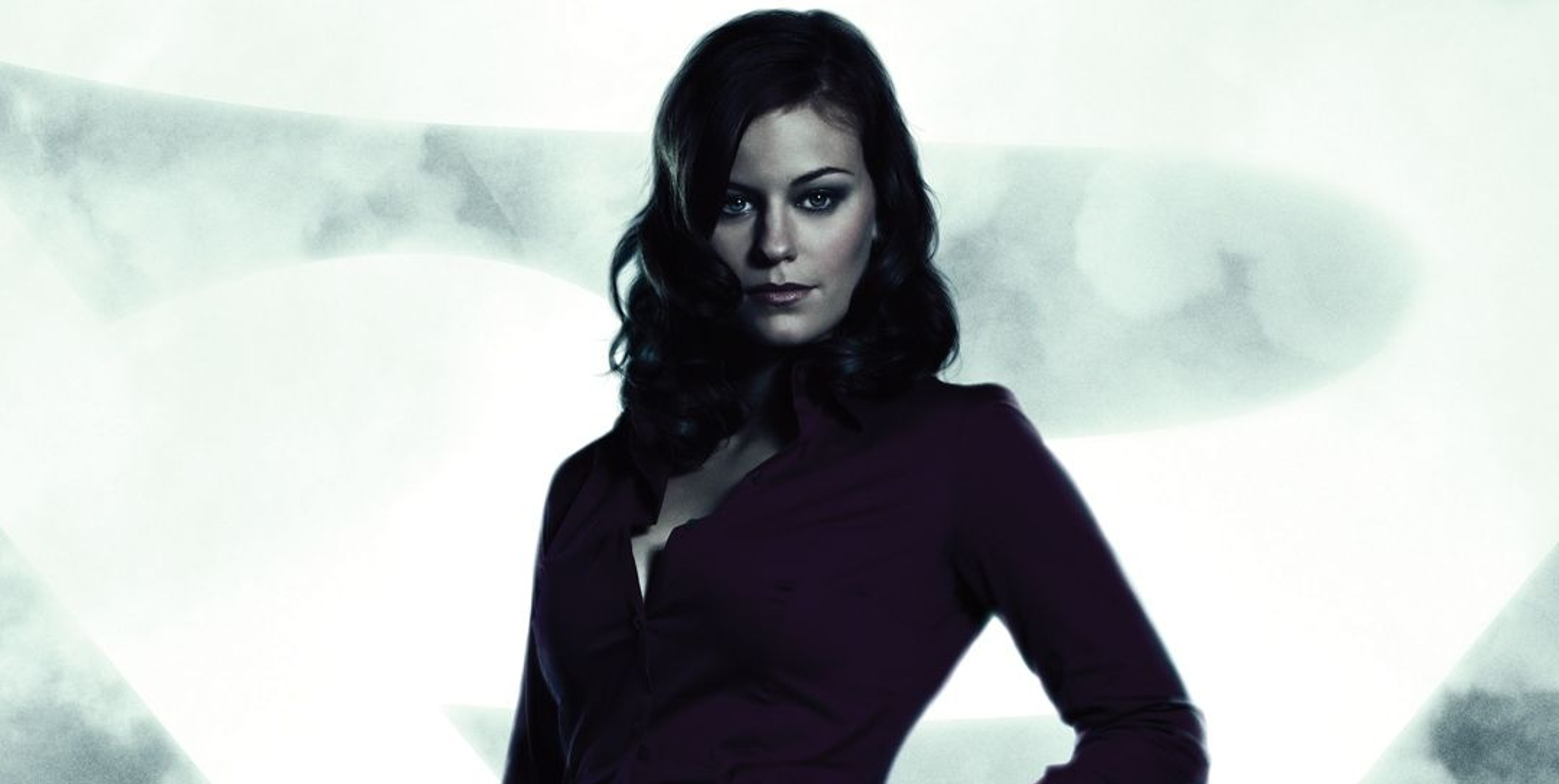 Promotional poster of Cassidy Freeman as Tess Mercer.