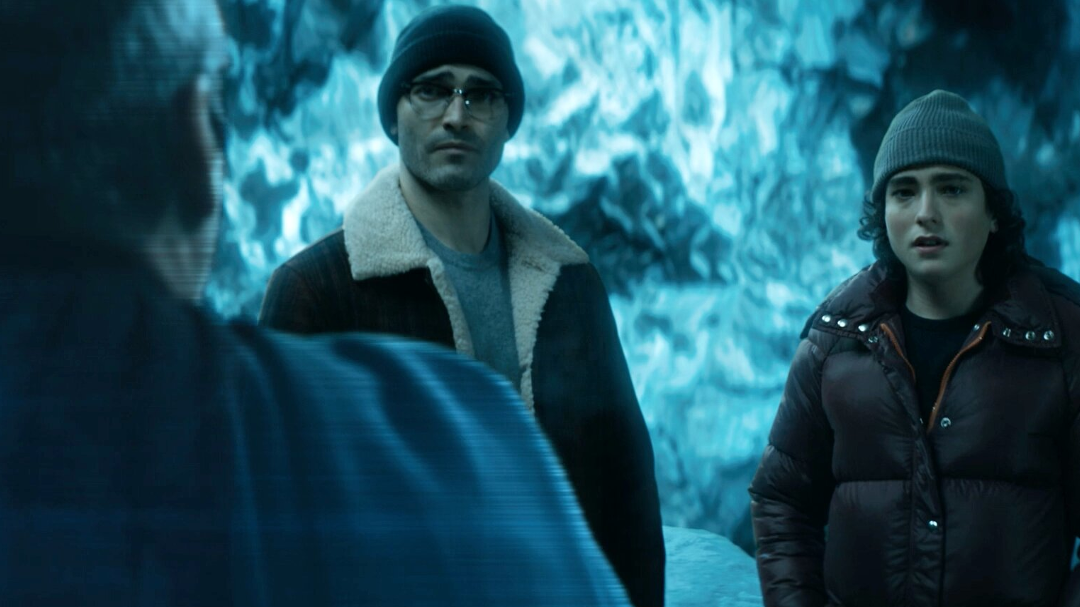 Clark introducing Jordan to Jor-El in the Fortress.