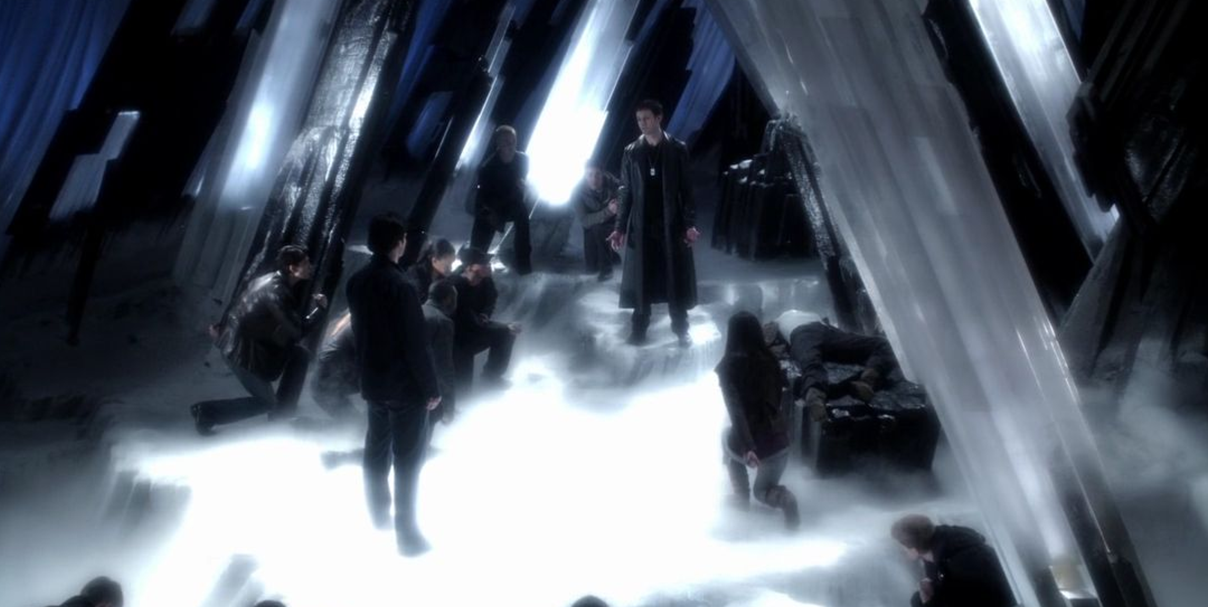 Zod's soldiers kneeling before him.