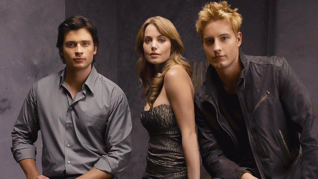 Promotional photo of Clark, Lois, and Oliver.