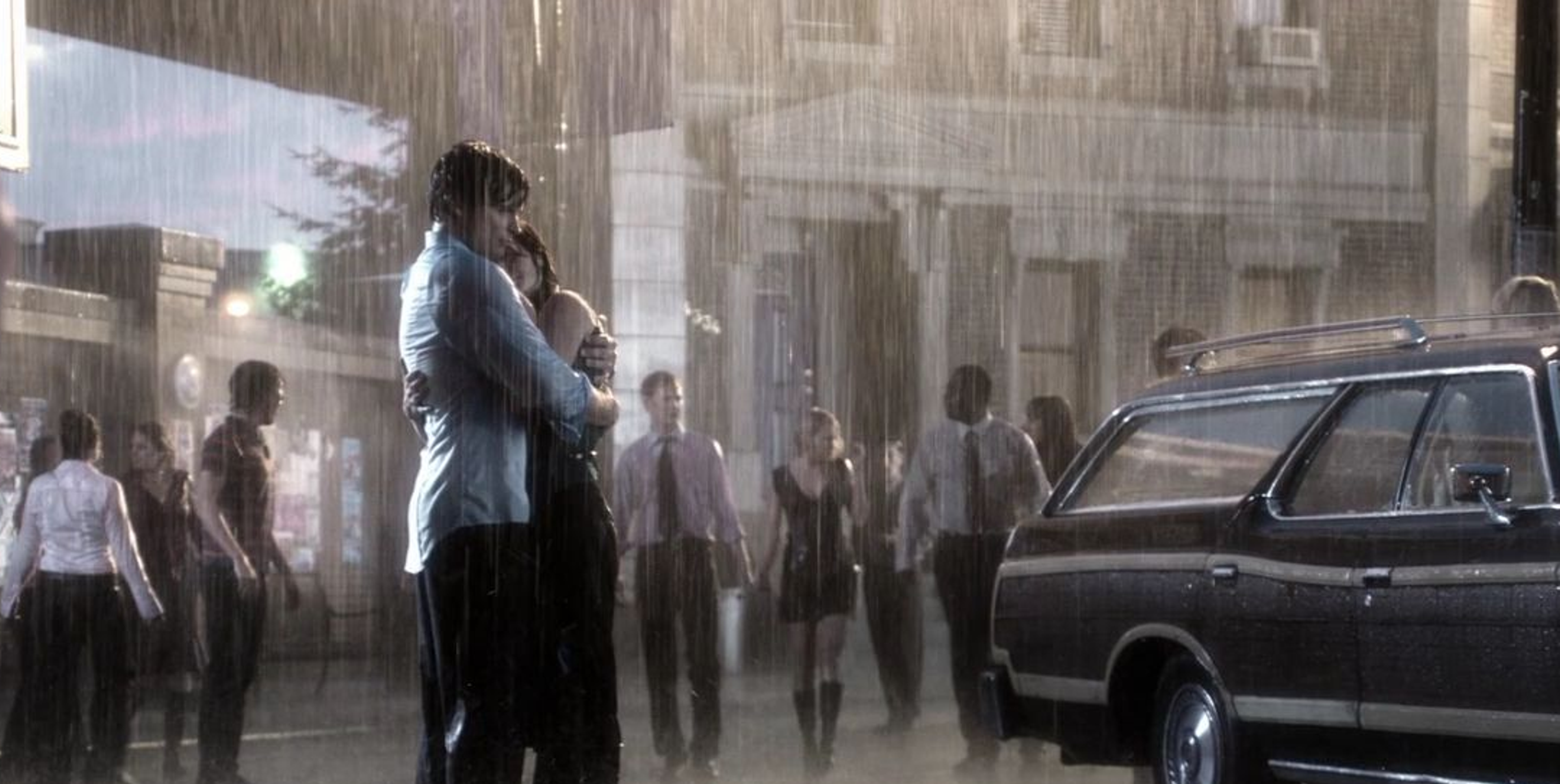 Clark and Lois in the rain.