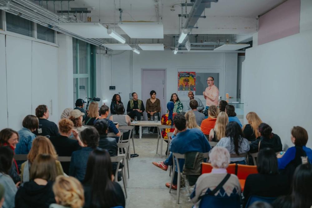 An image of a community discussion