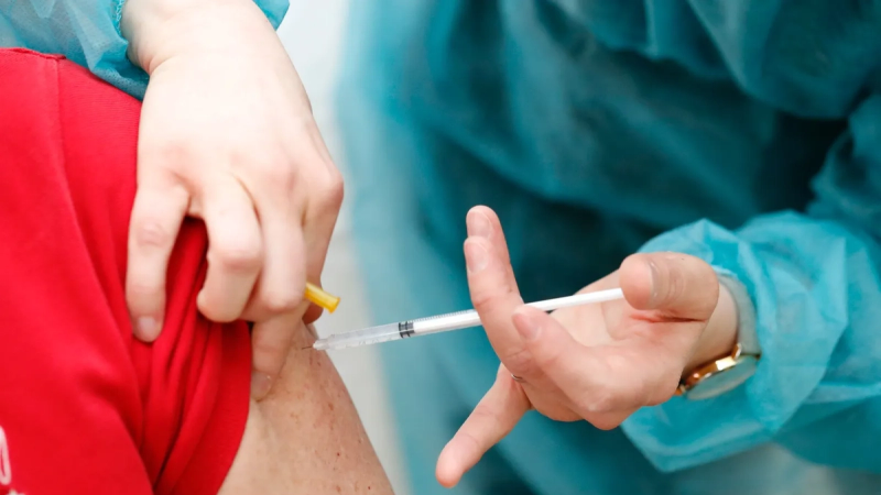 L’adhésion aux vaccins se renforce en France, malgré la propagation des théories farfelues des antivax