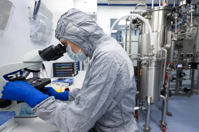 Covid-19 : au Japon, le premier médicament pour protéger les proches des personnes contaminées a été autorisé
